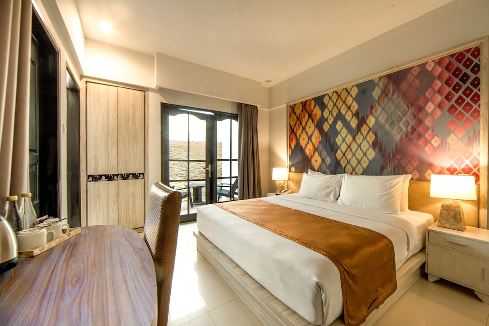SUPERIOR, SINGLE, KING BED