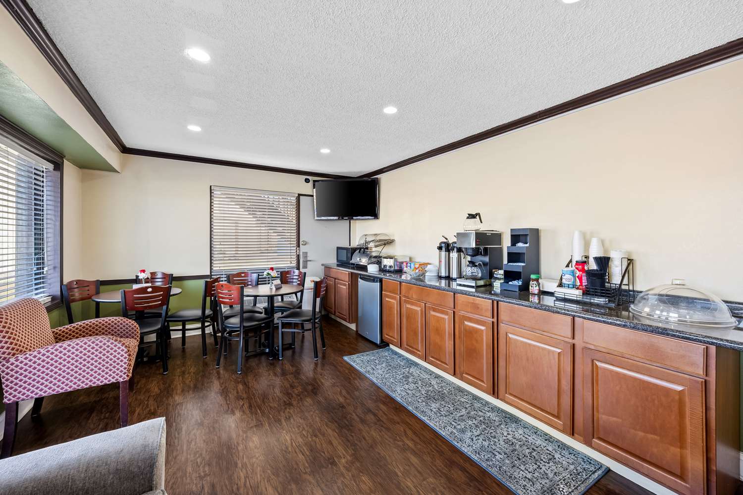 Americas Best Value Inn Ft Jackson 22/32