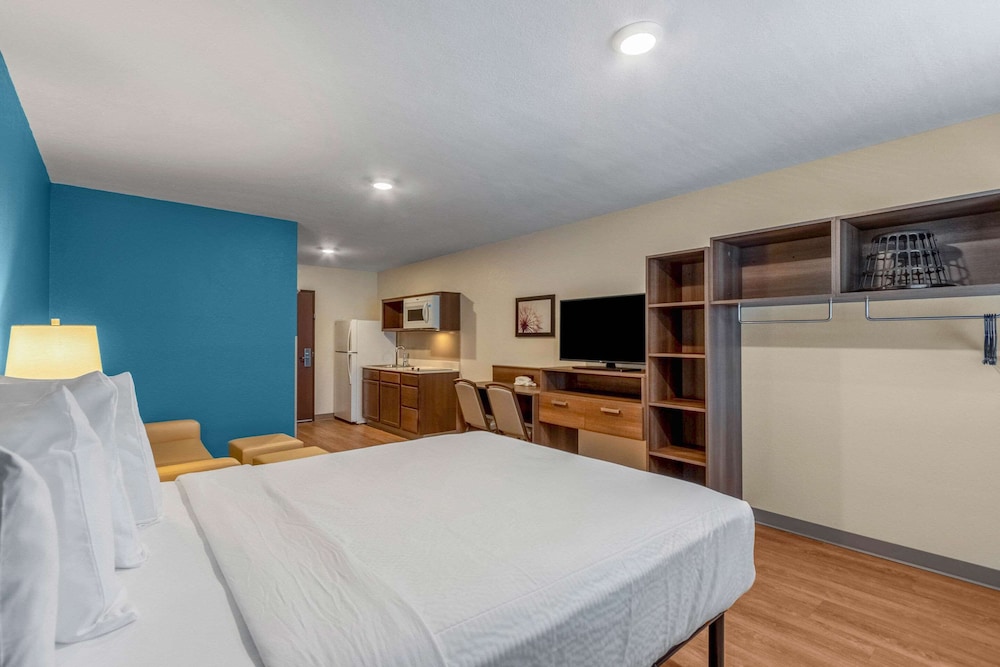 WoodSpring Suites Miramar 25/37
