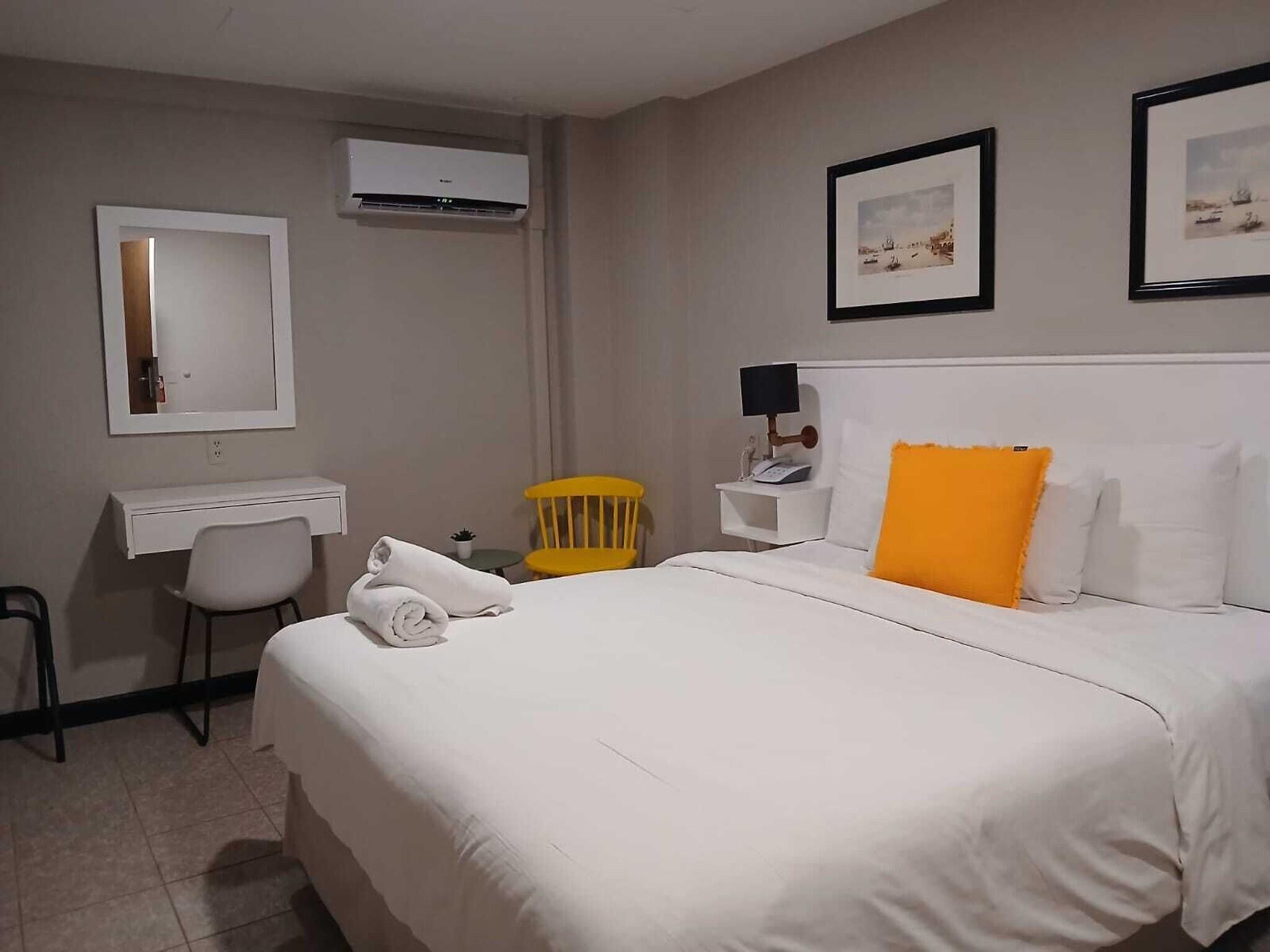 Inner, Queen Bed