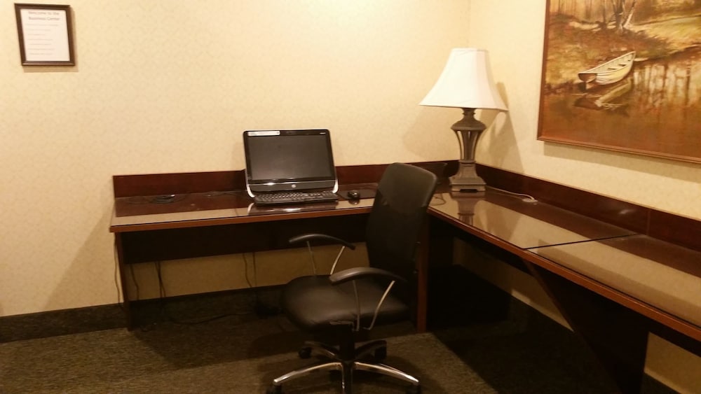 Holiday Inn Express Toledo West Napoleon 56/65