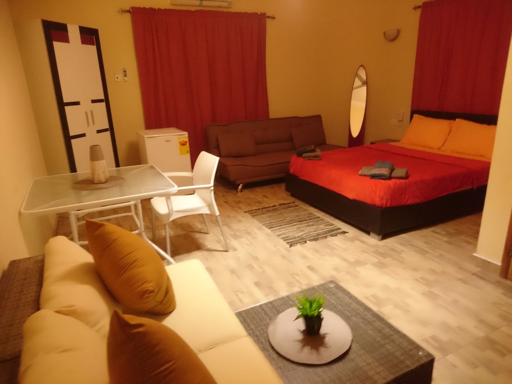 The Golden Apple Guest House 57/74