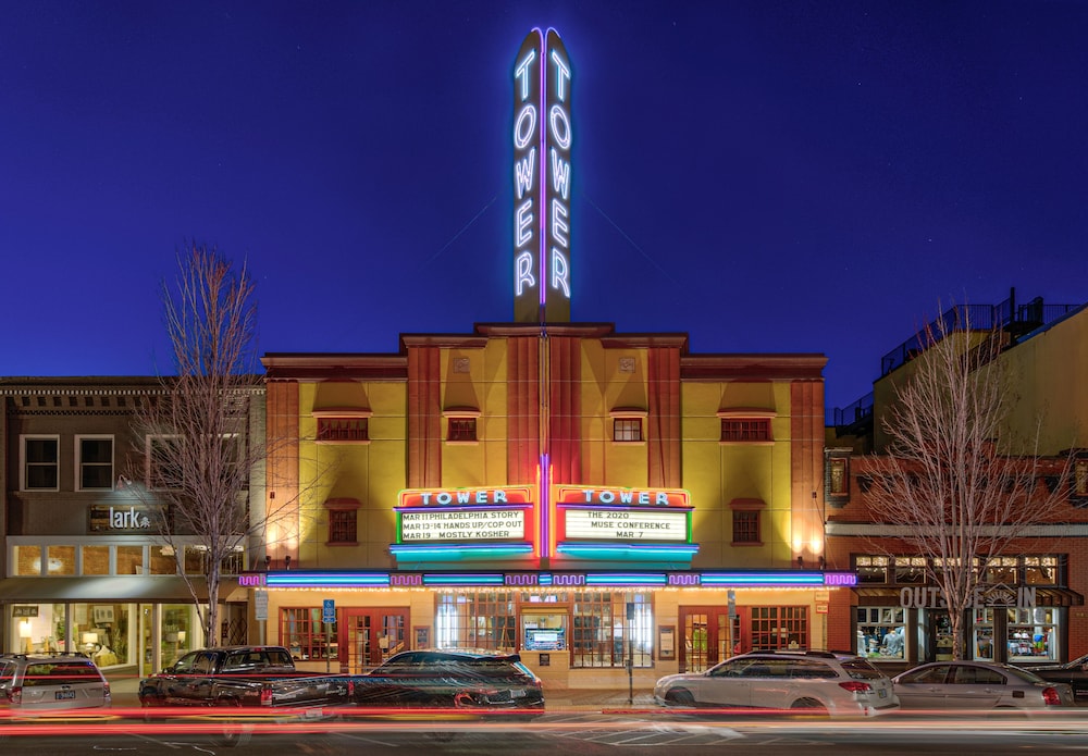 Bend Riverside Inn &amp; Suites 2/51