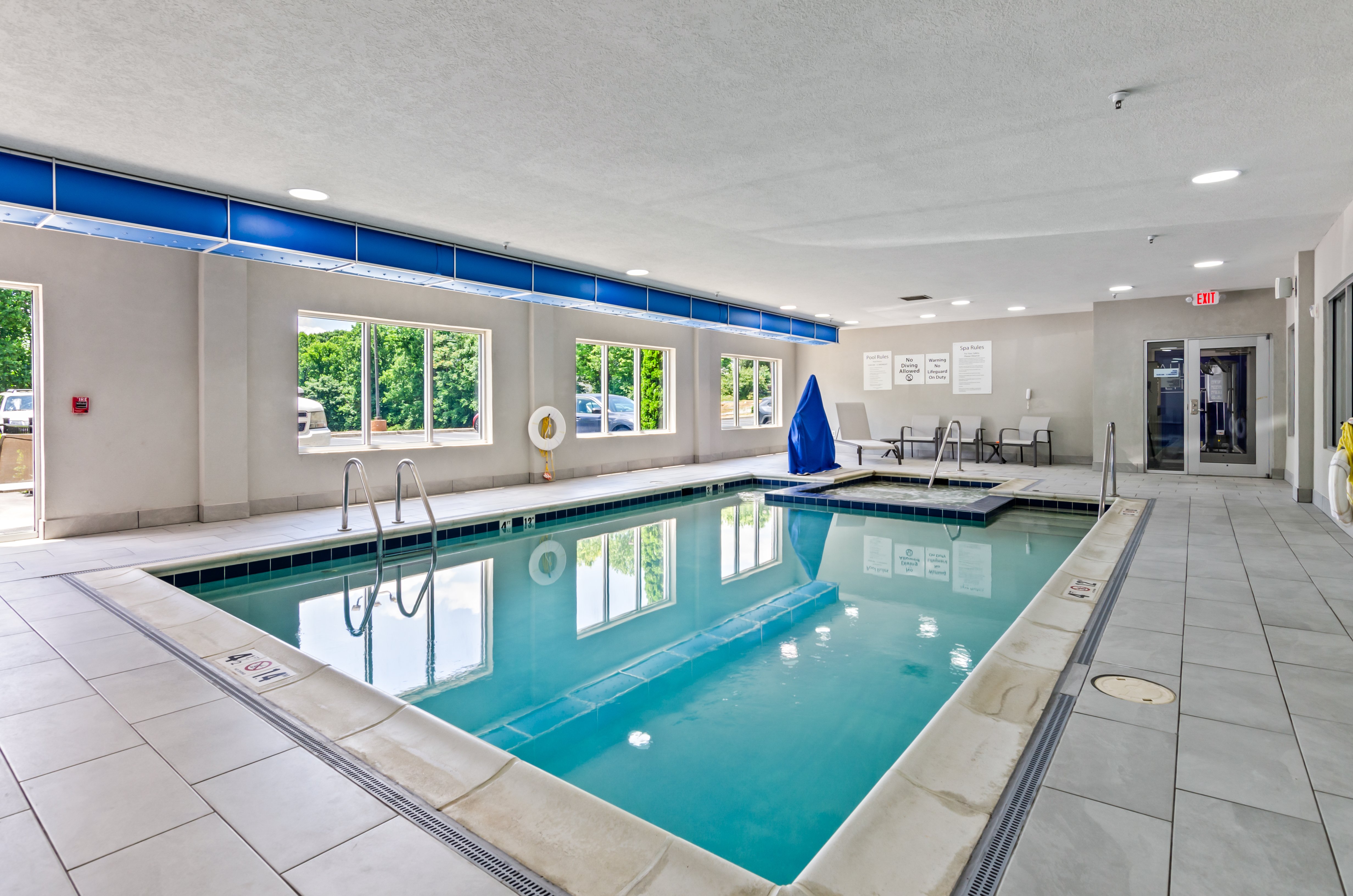 Holiday Inn Express Hotel And Suites Wytheville 28/74