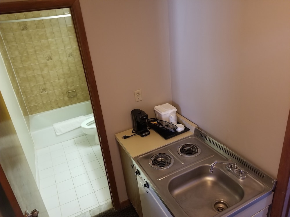 Ramada by Wyndham Flemington 17/38