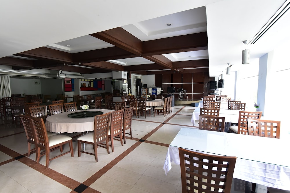 New Season Hotel 34/46