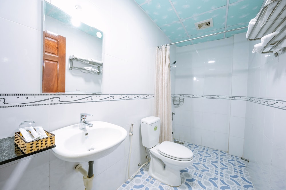 Hoang Duc Hotel 58/63