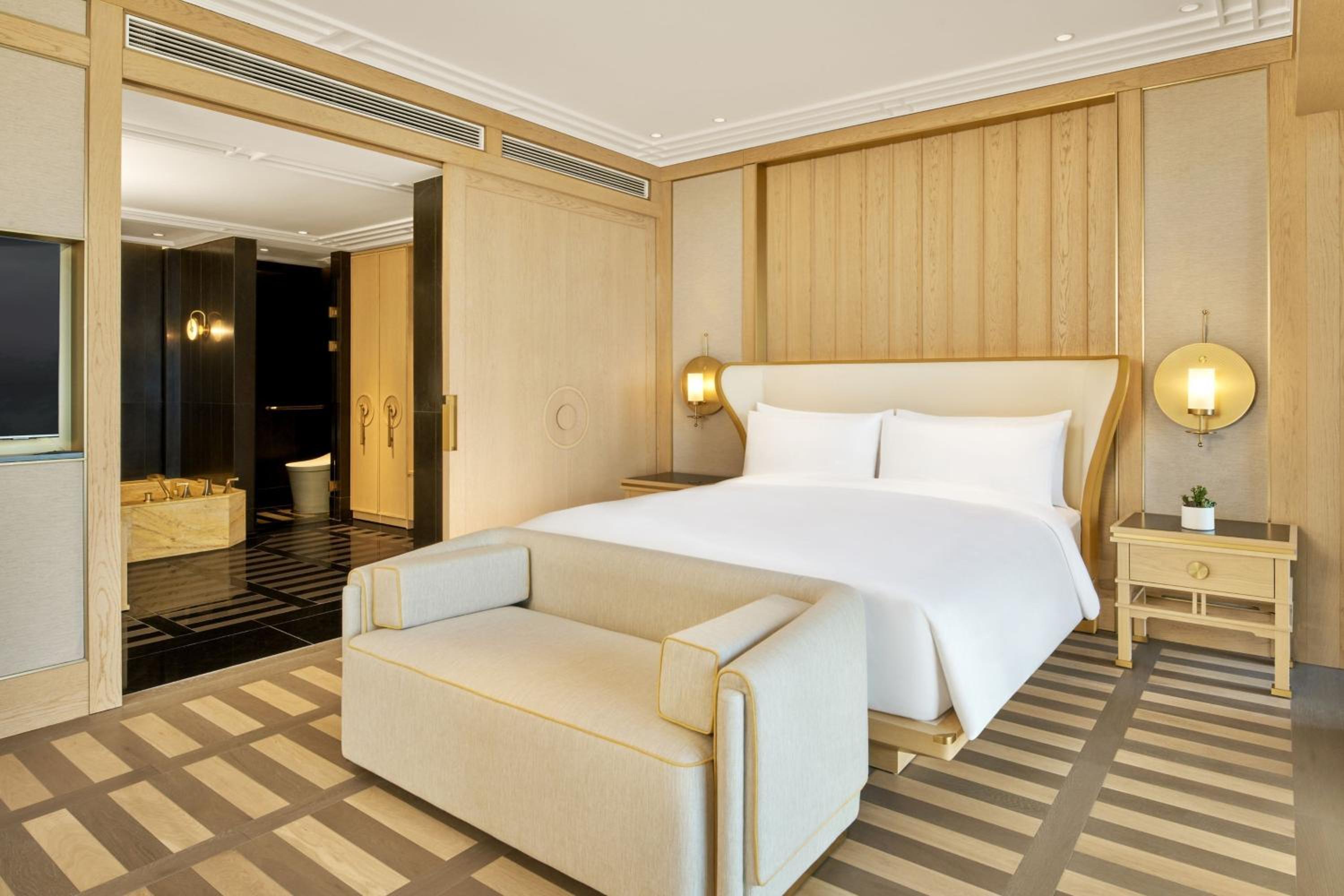 1 Bedroom, Panorama, Suite, King Bed, Ocean View, Balcony