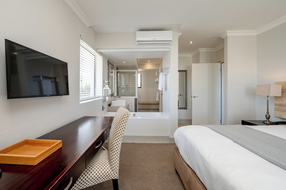 Village, Residence, Twin Beds, Harbour Square 3/10