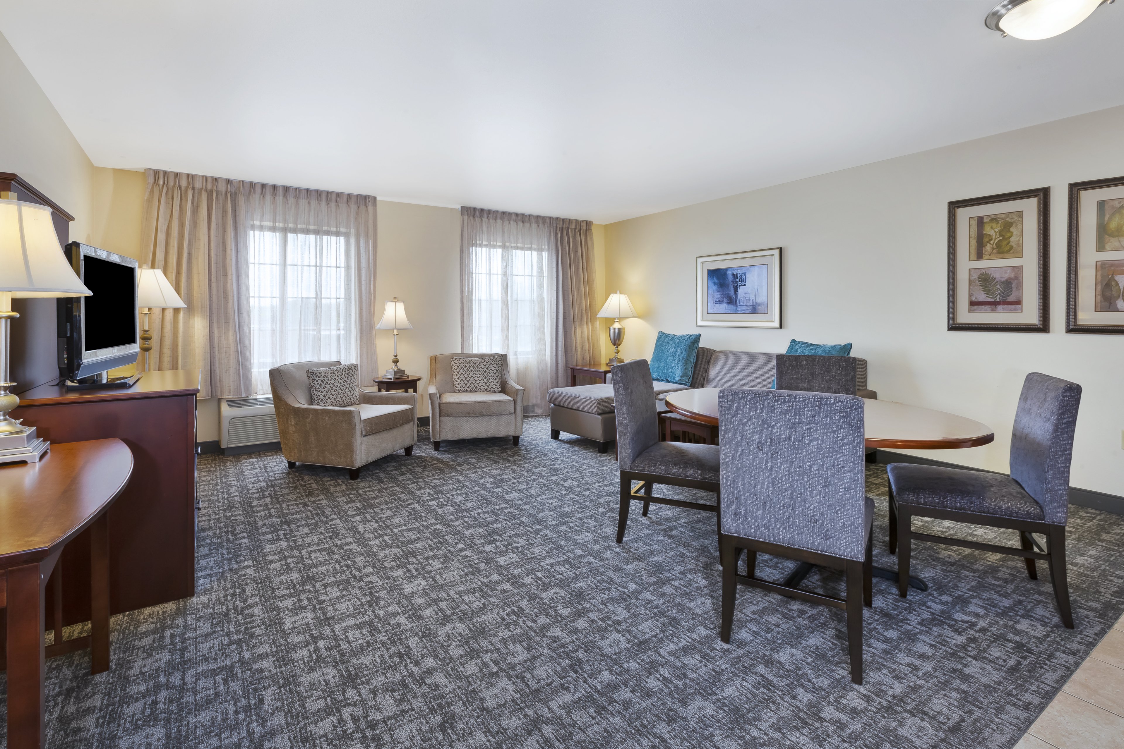 Staybridge Suites Lansing-Okemos 56/84