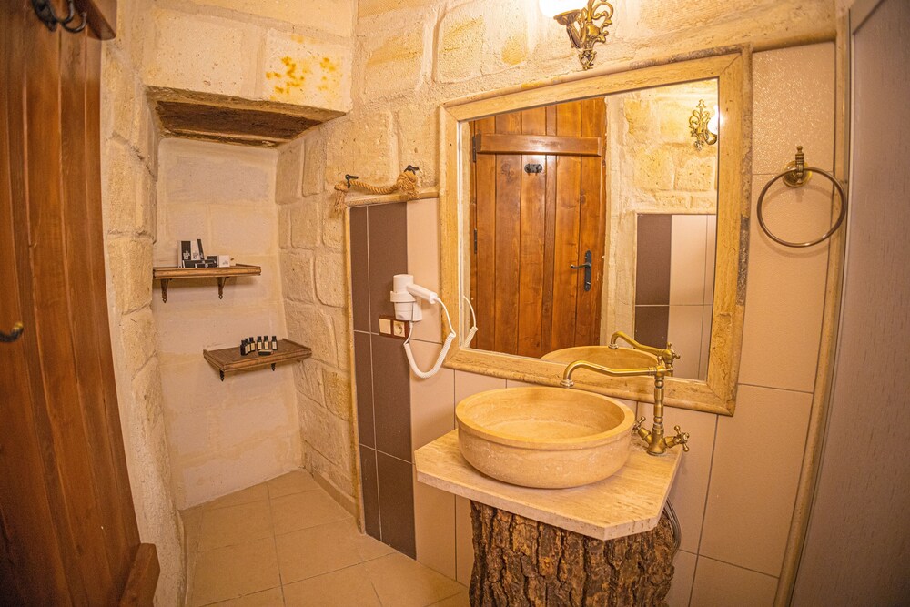 Pietra Cave Suites 48/49