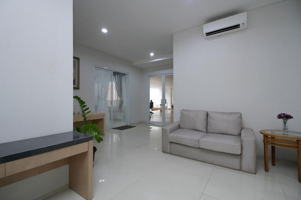 Mk House Scbd 18/26