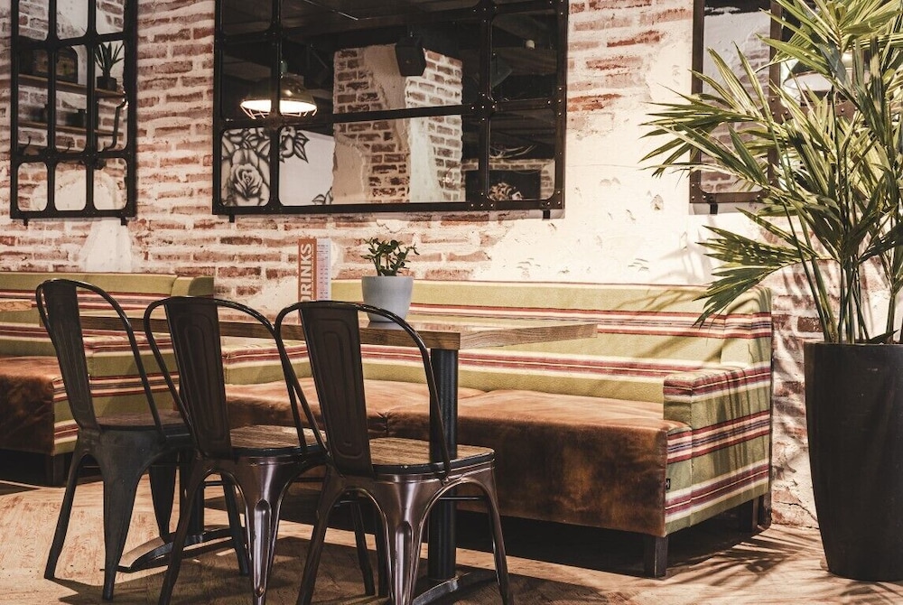 restaurant cafeteria