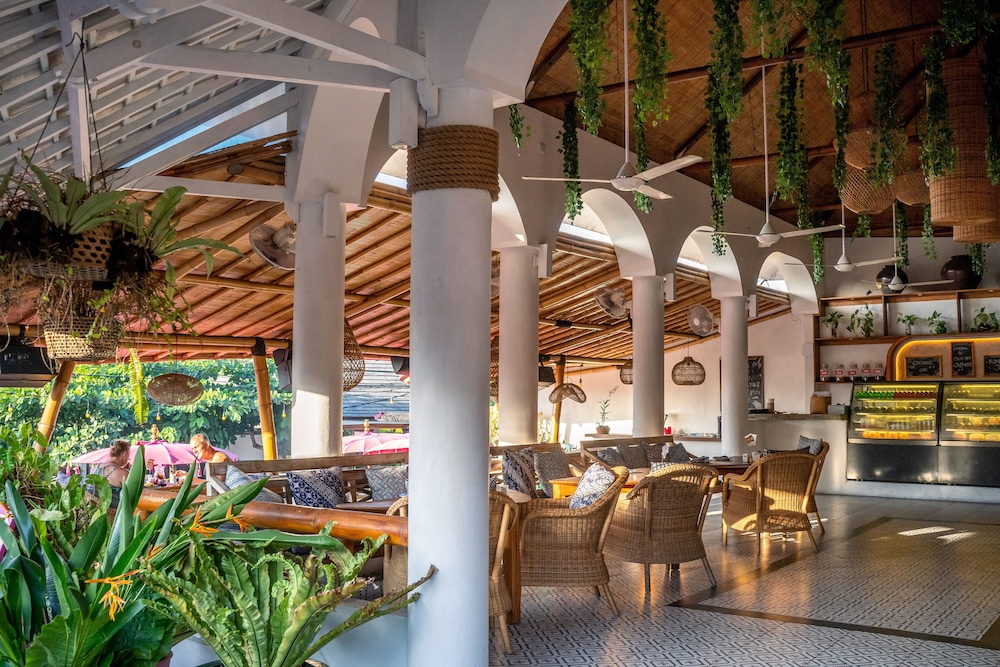 PinkCoco Uluwatu - Constant Surprises & for Cool Adults Only 38/50