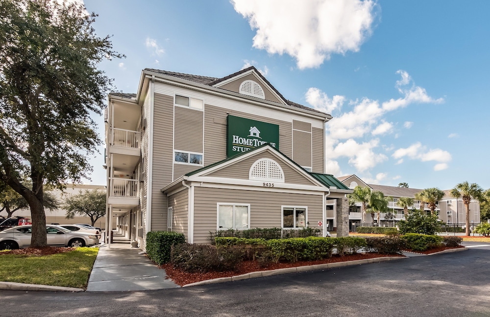 HomeTowne Studios by Red Roof Orlando South 7/42