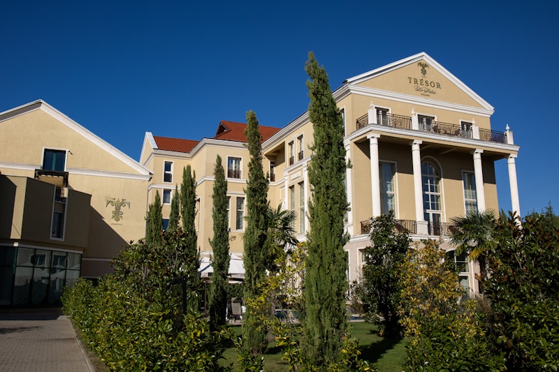 Tresor Le Palais Timisoara, Curio Collection by Hilton 58/61