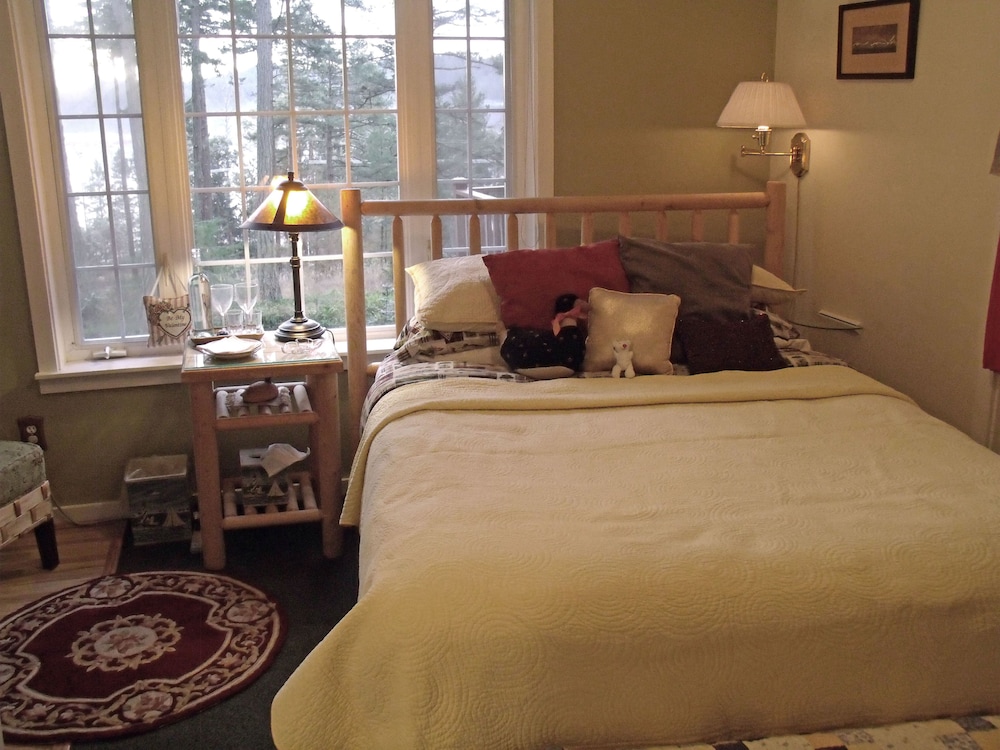 Inn to the Woods Bed and Breakfast 21/33