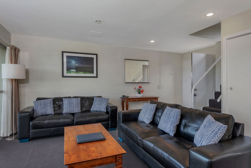 BAY VIEW VILLAS 44/64