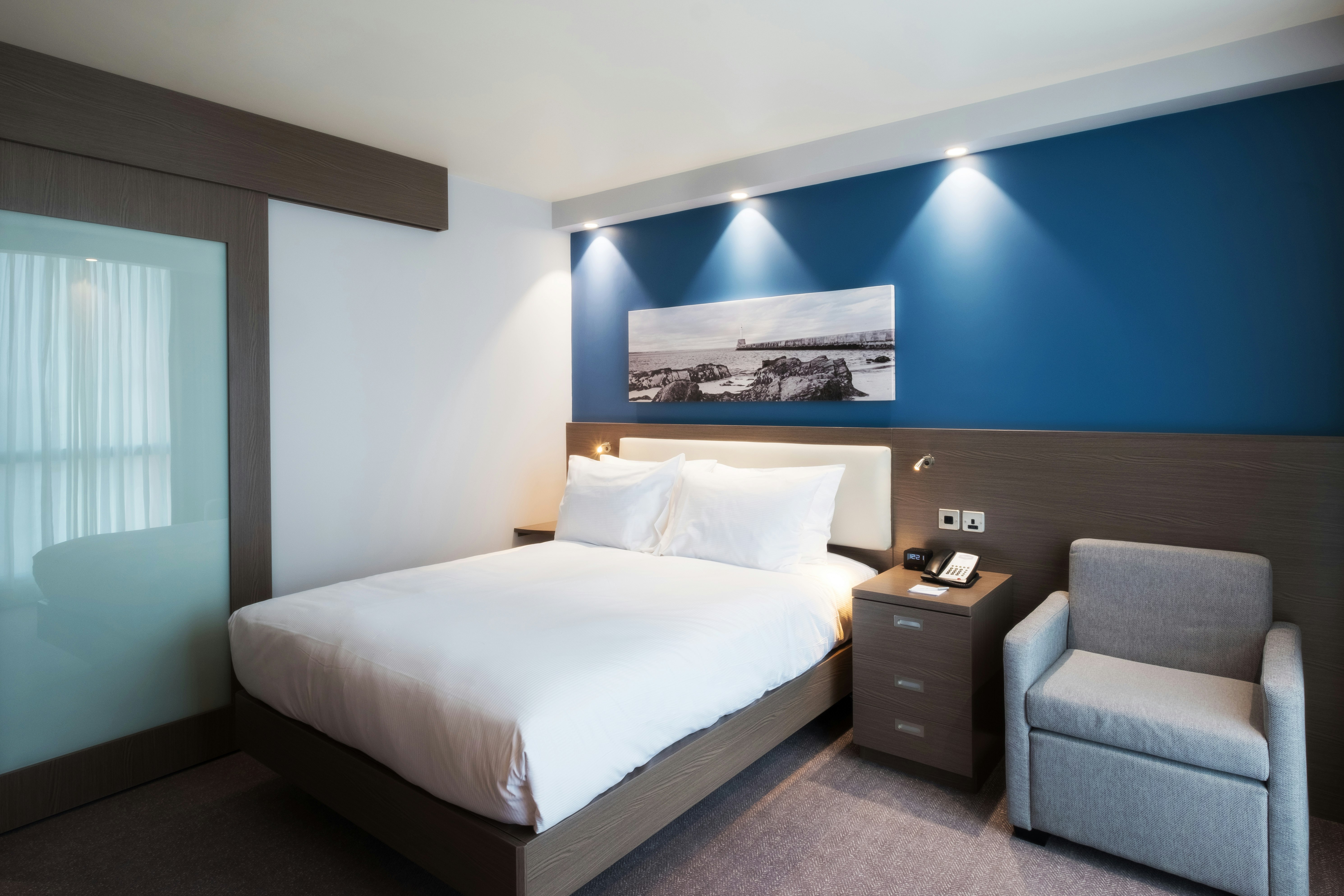 HAMPTON BY HILTON ABERDEEN WESTHILL 6/18
