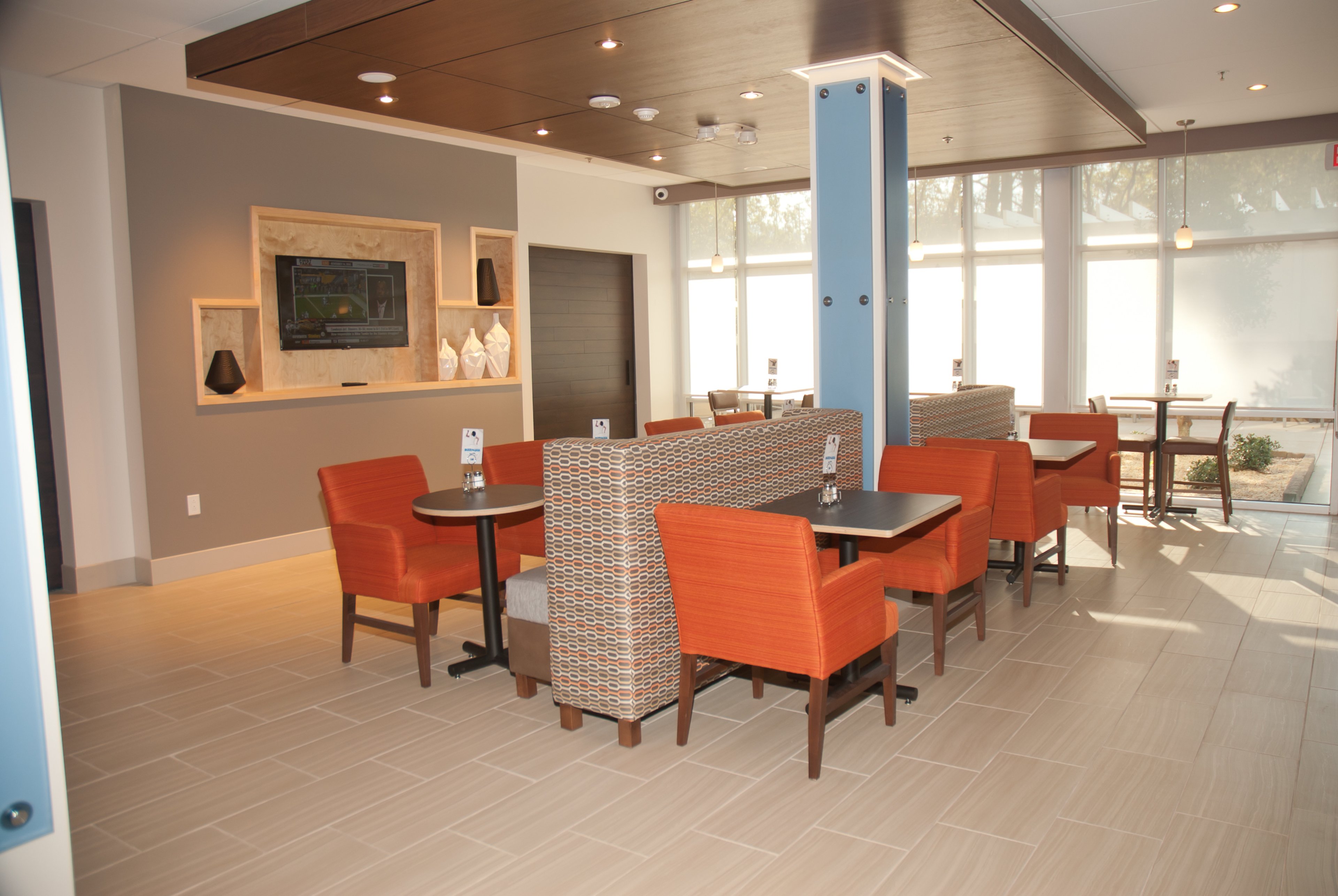 Holiday Inn Express And Suites Decatur 22/27