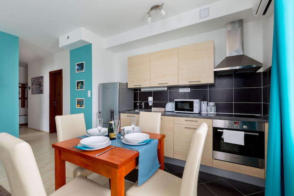 SUN RESORT APARTMENTS 33/33