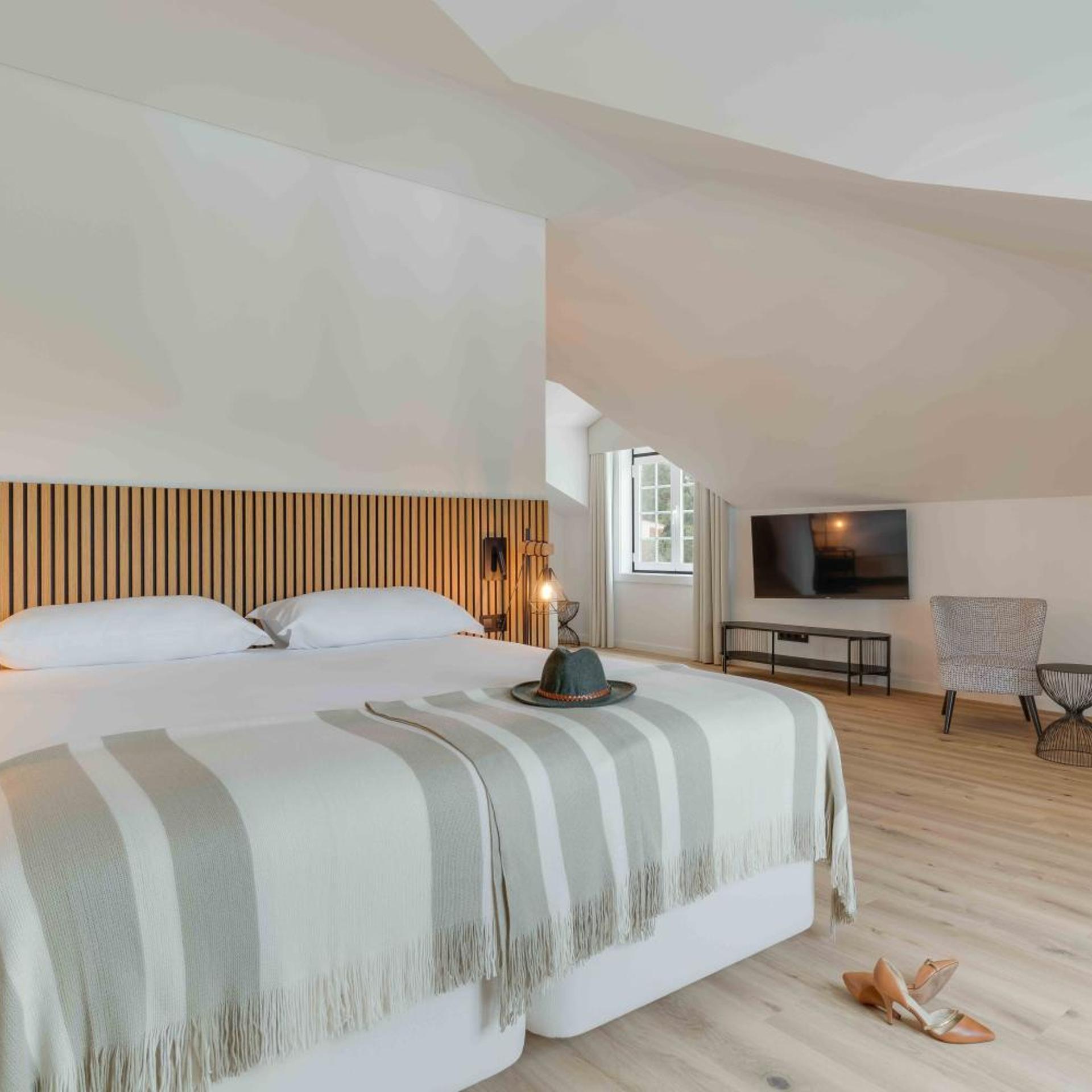Club, Suite, House