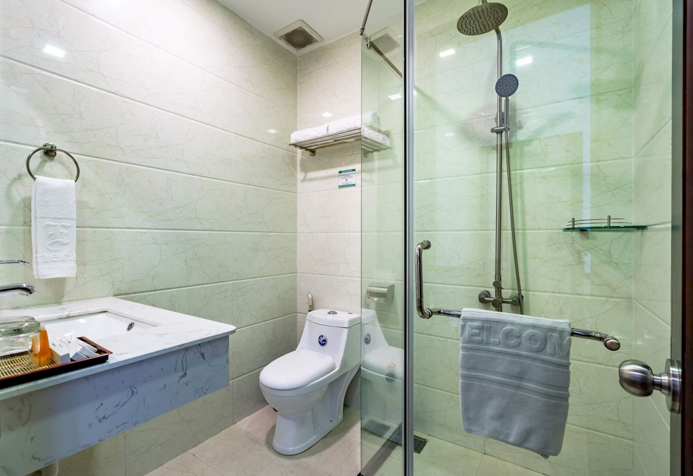 Collection O Emerald Luxury Apartment - Near SECC 47/47
