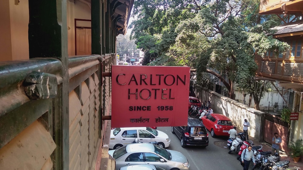 Carlton Hotel 42/44