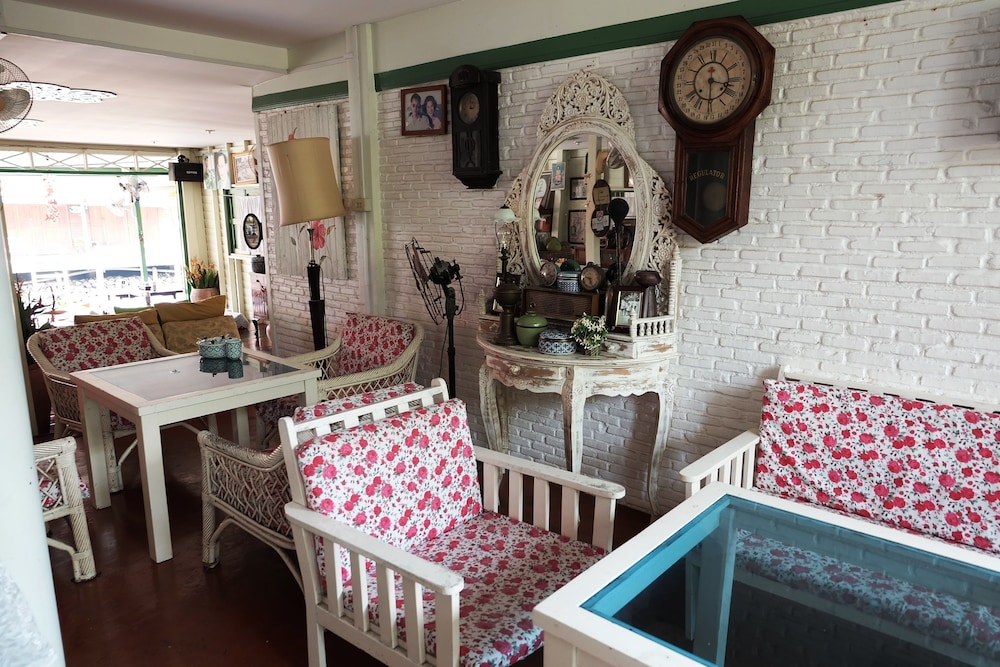 Baanrak Amphawa Homestay 46/61