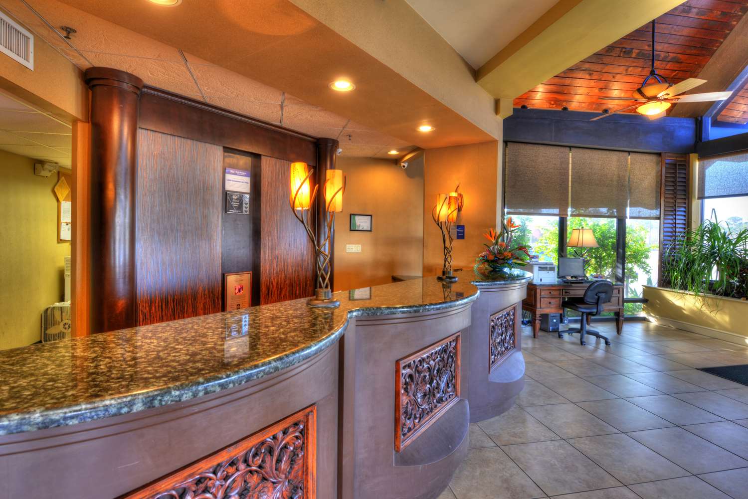 Best Western Aku Tiki Inn 14/40