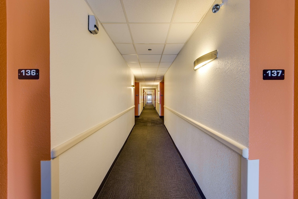 Motel6 Brampton, ON - Toronto 19/33