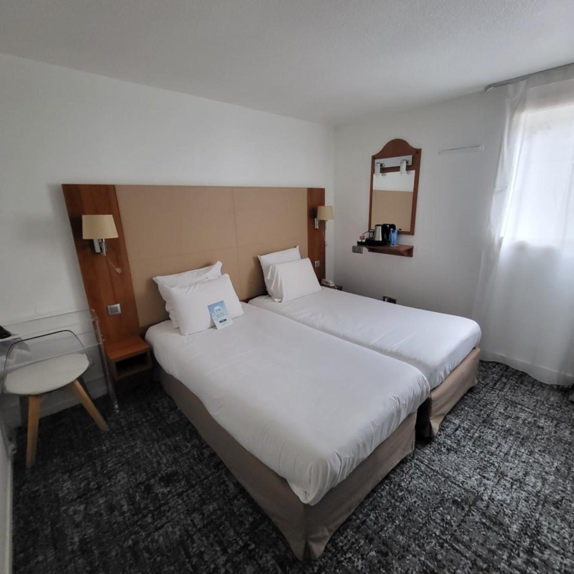 غرفة بسريرين منفصلين، Hotel Kyriad Saint Quentin En Yvelines - Montigny 4/7