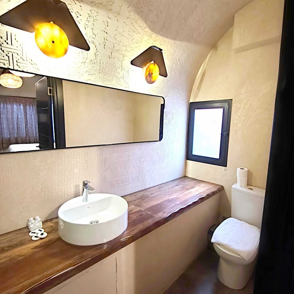 Avenue Hotel 46/46