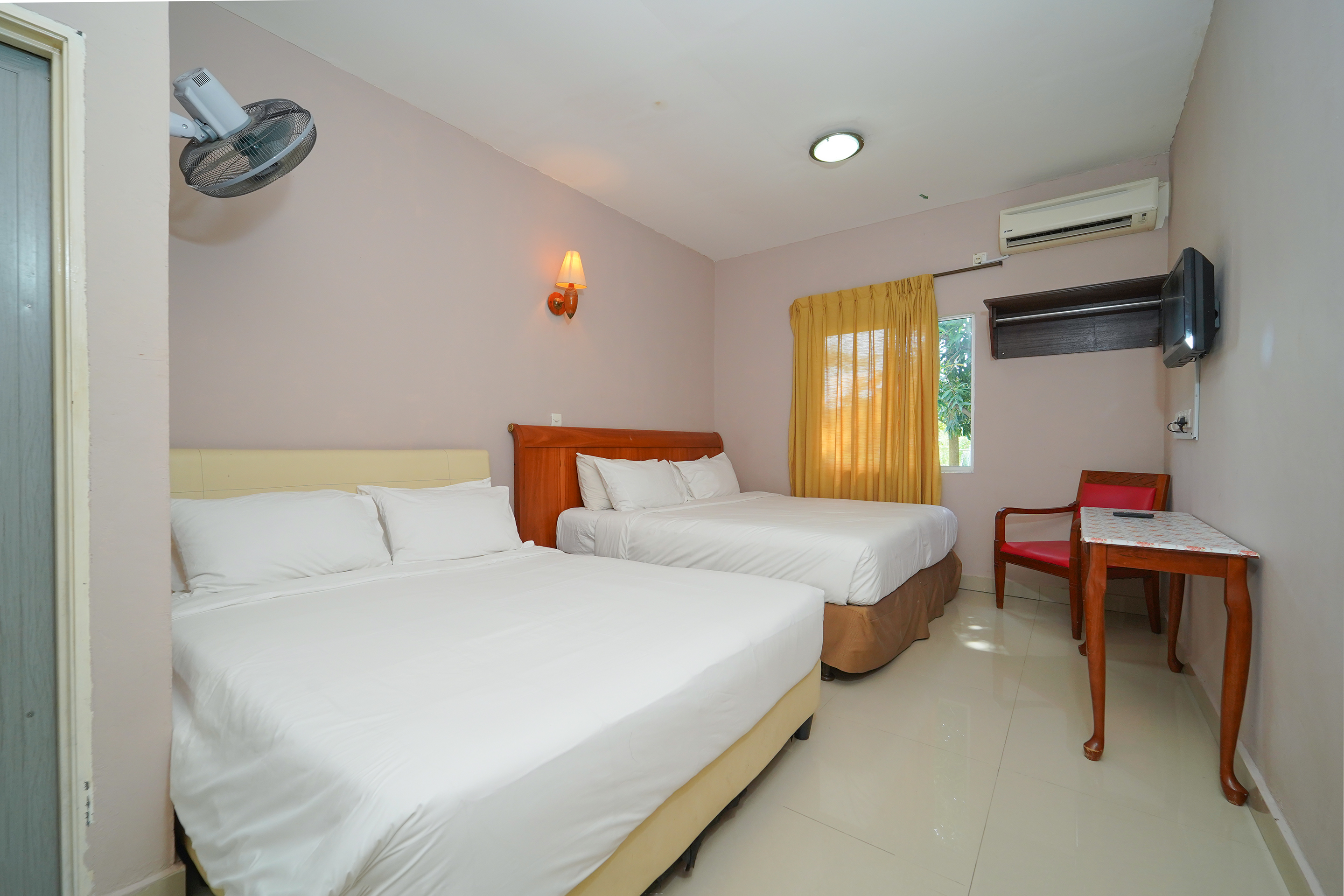 Mila Motel 2 15/31