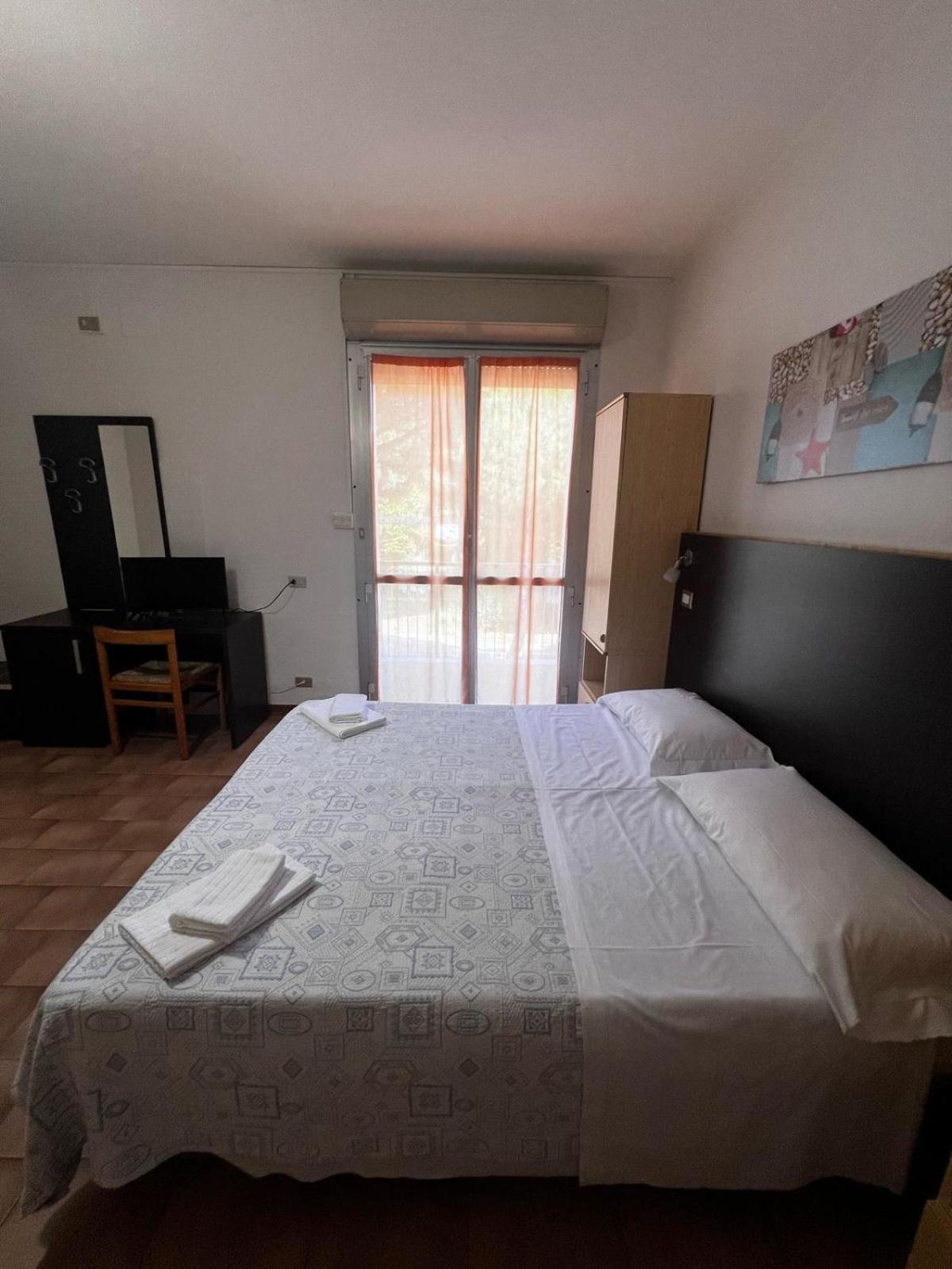 Room, Triple, Balcony, Nazionale Hotel 3/10