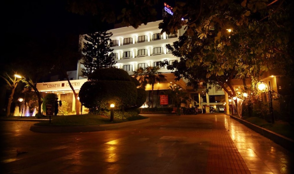 Hotel Cenneys Gateway 4/49