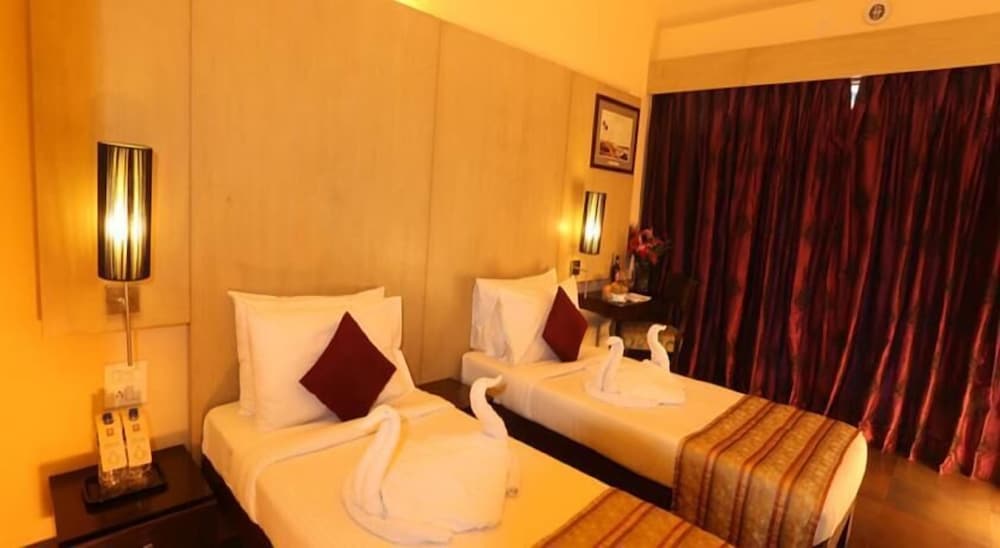 Marquis Beach Resort 25/50