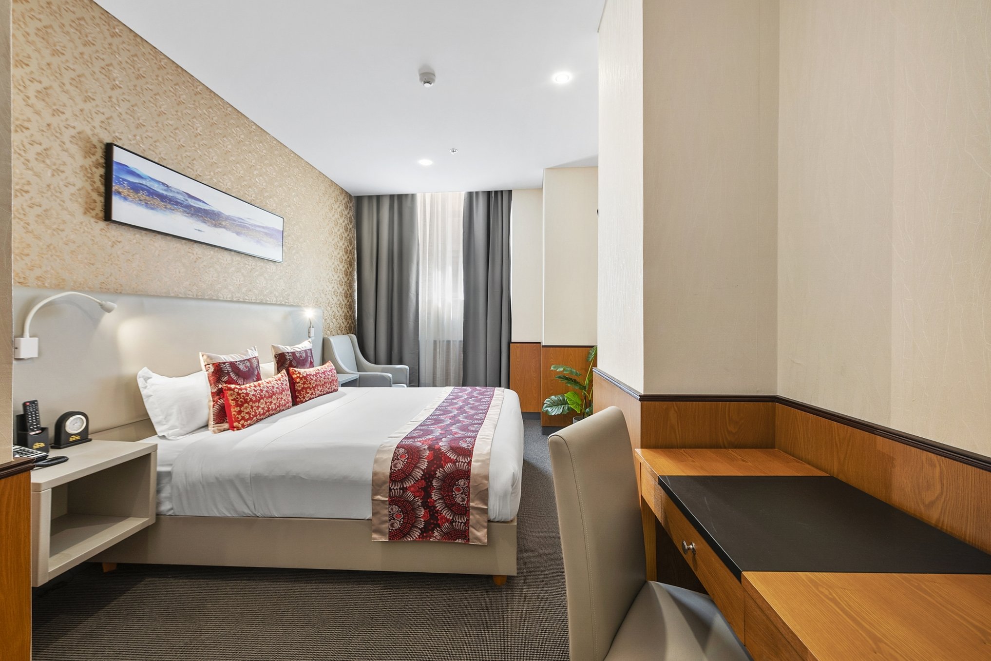 YEHS Hotel Sydney QVB 24/44