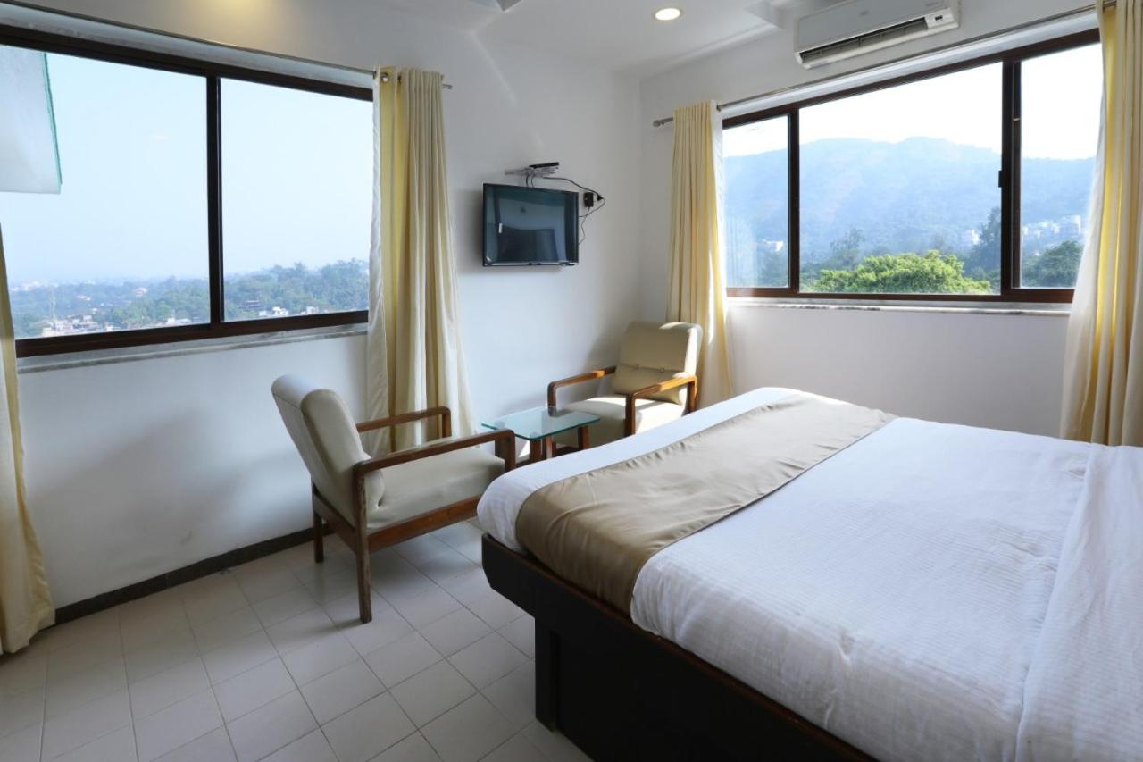 غرفة تنفيذية، Sunrise Hill Resort 2/2