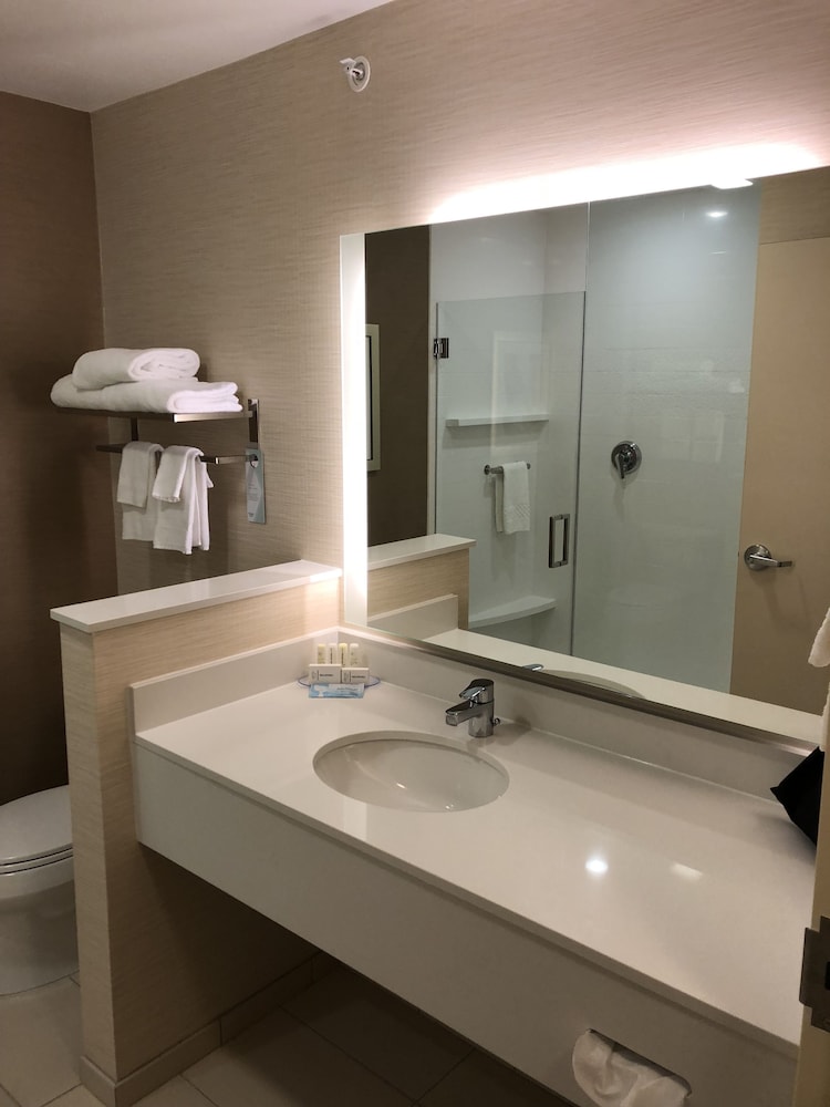 Fairfield Inn Suites Decorah 27/31