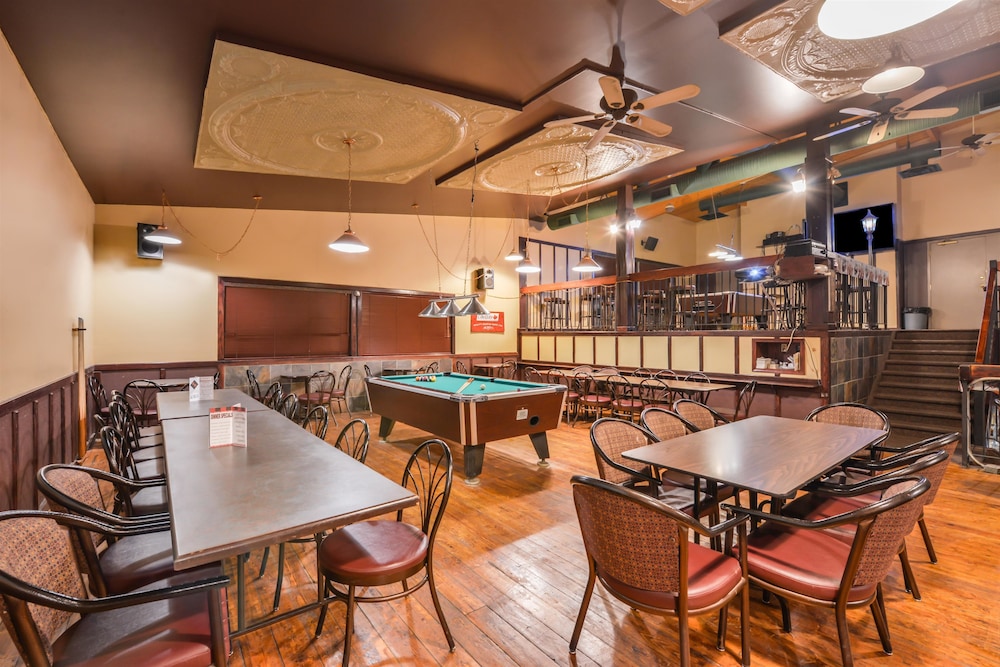 Canadas Best Value Inn Whitecourt 42/51