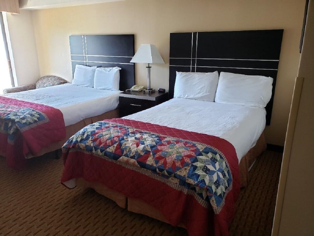 Chateau Resort & Conference Center 27/73