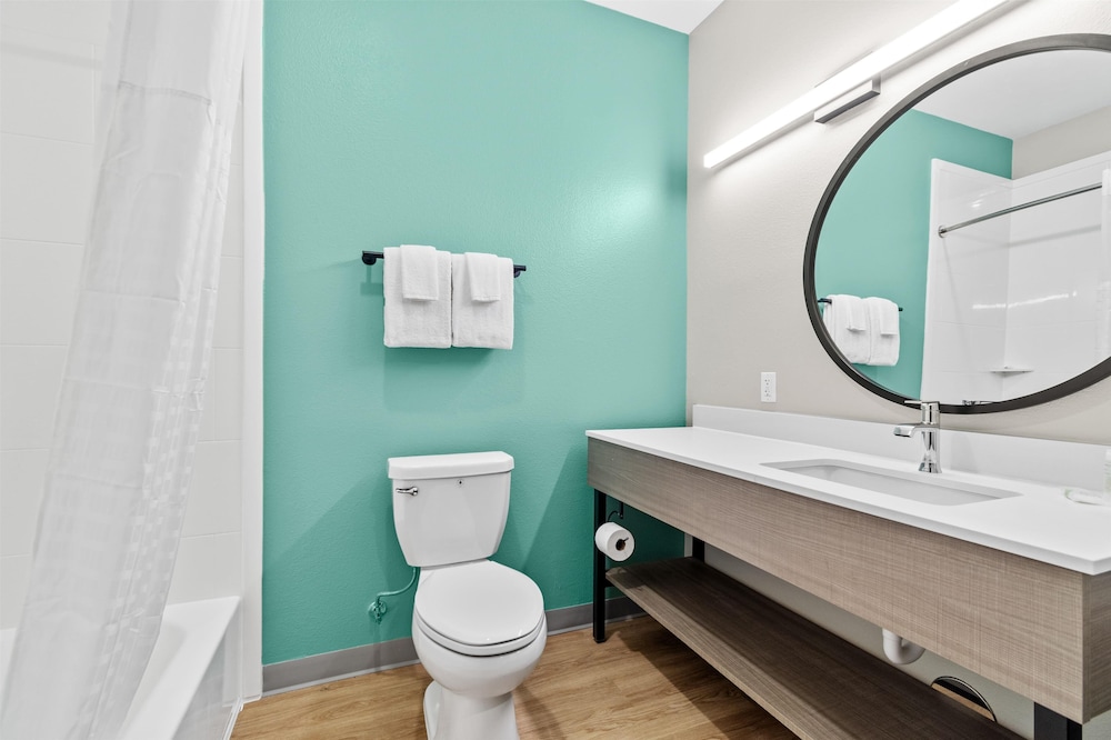 ECHO Suites Extended Stay by Wyndham Houston Katy West 24/31