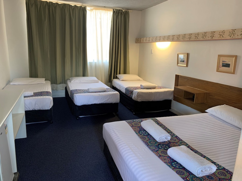 PANORAMA MOTOR INN 21/38