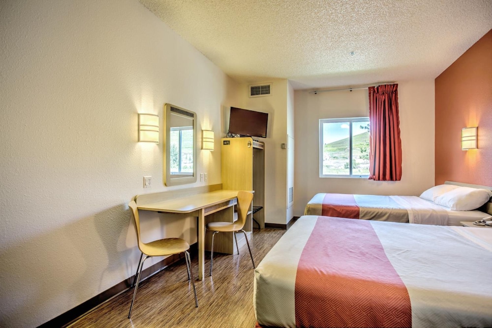 Motel6 Missoula, MT 33/65
