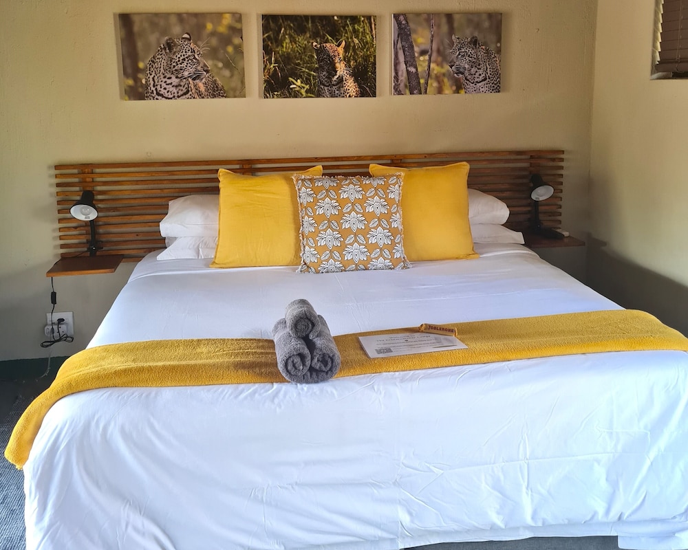 Ujabule 8 Sleeper Bush Lodge 7/50