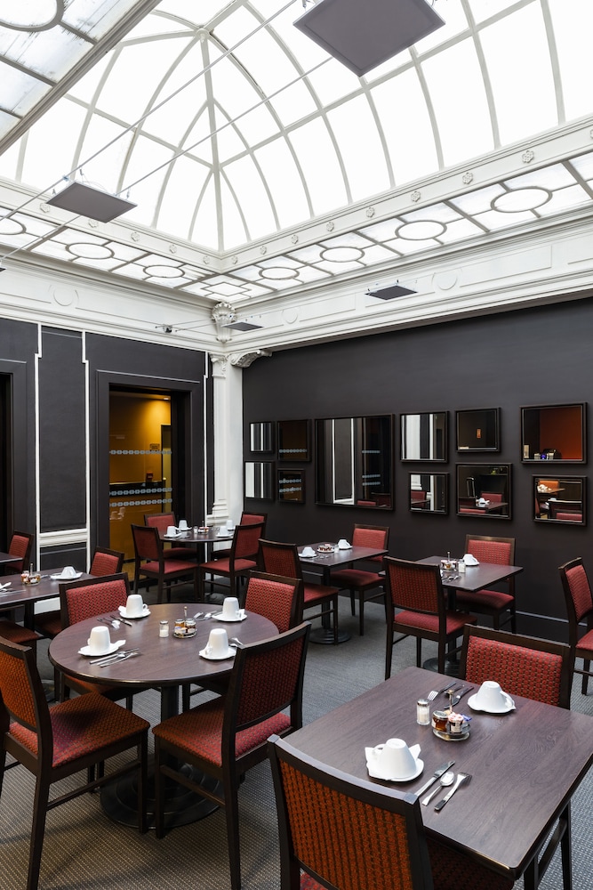 restaurant cafeteria