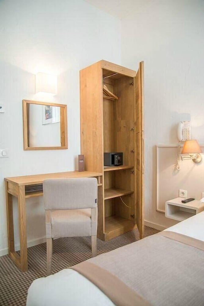 Hotel Tete D Apos Or 39/43