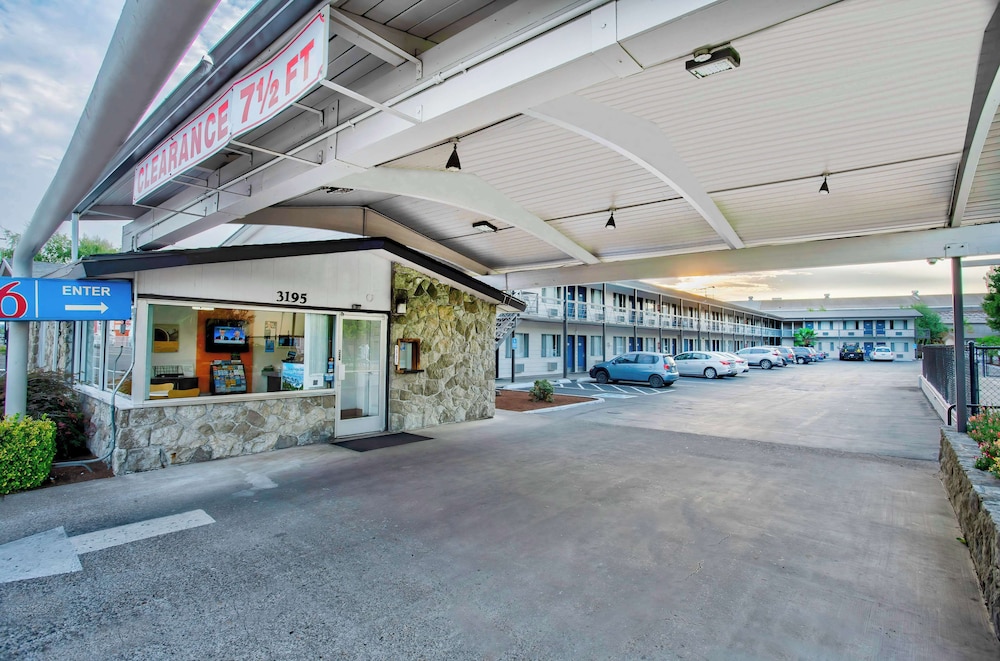 Motel6 Salem, OR - Expo Center 48/58