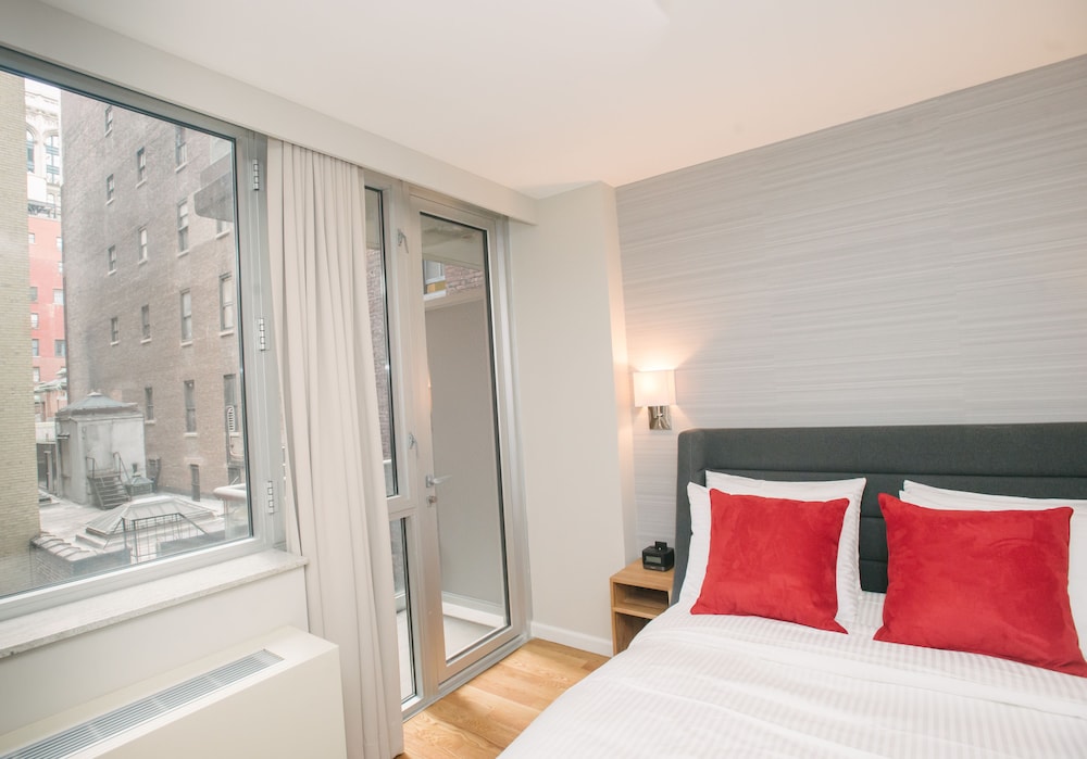 Hotel 32 32 29/78